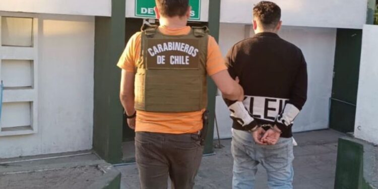 SEBV de Carabineros de Iquique detuvo a cuatro prófugos de la justicia