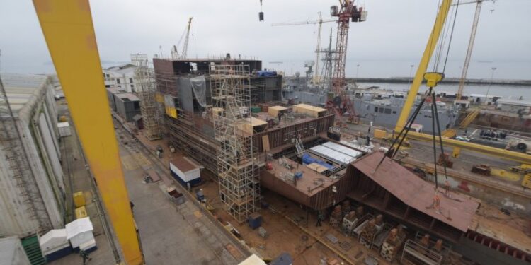 Un 25% de avance presenta el primer buque de transporte multipropósito construido por ASMAR para la Armada de Chile