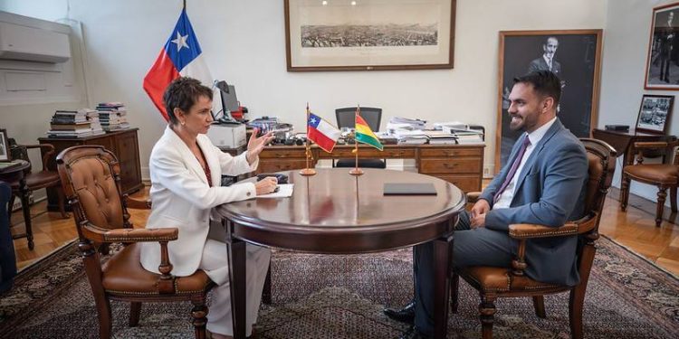 Revise los detalles del importante e inédito acuerdo migratorio firmado con Bolivia