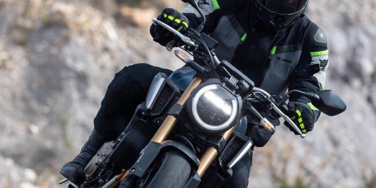 Ley Jacinta: Los nuevos requisitos que se exigirían en Chile para viajar en motocicleta