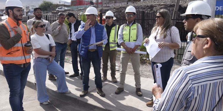 Cores de Tarapacá fiscalizaron obras del Par Vial en calle Las Cabras