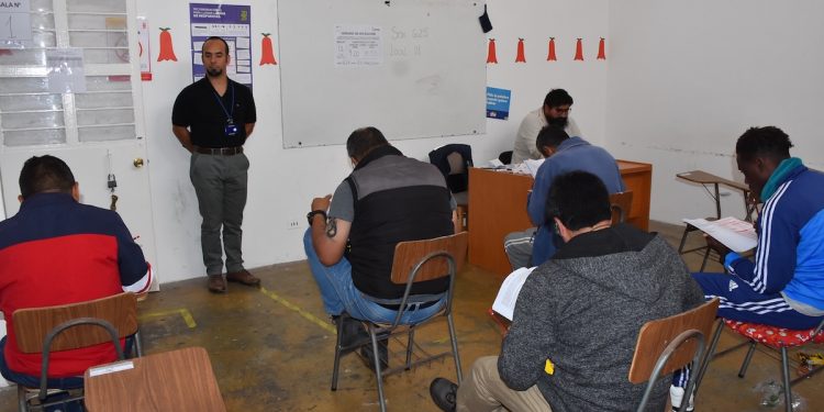 Alumnos de cuarto medio del CP de Alto Hospicio rindieron la PAES