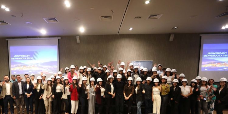 Teck dio la bienvenida a 51 nuevos talentos que comenzarán su carrera en Quebrada Blanca