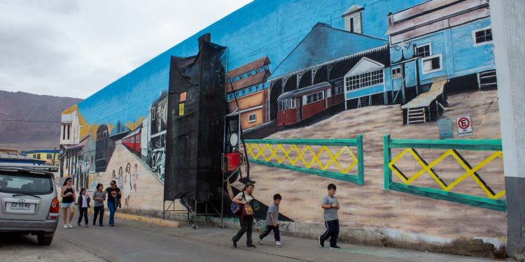 Pronto a ser inaugurado mural patrimonial comunitario en Barrio Ferroviario de Iquique