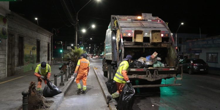 Municipalidad de Iquique informa modificación en servicio de extracción de basura domiciliaria por navidad