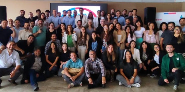 Profesionales de Serviu Tarapacá reciben certificación en Seminarios de Reflexión y Desafíos en la Política Habitacional