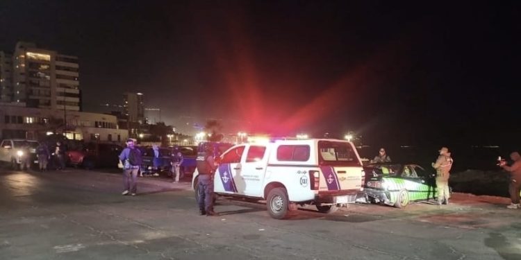 Iquique: 15 detenidos tras fiscalización nocturna al borde costero por consumo de alcohol o drogas