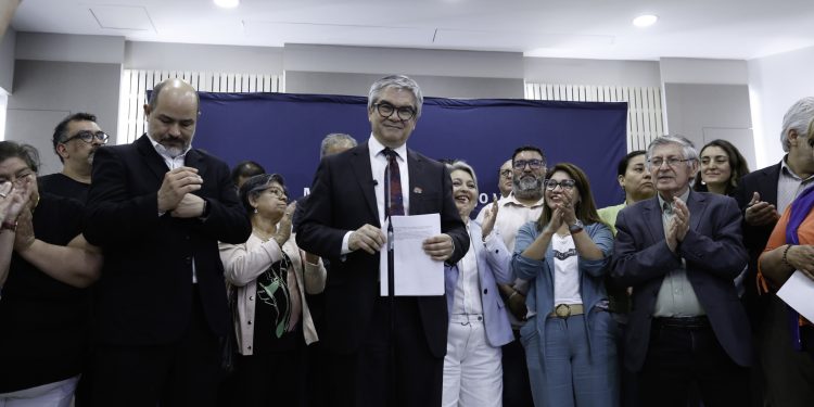 Gobierno y Mesa del Sector Público llegan a acuerdo: incluye reajuste de 4,9%, incentivos al retiro y medidas para reducir ausentismo