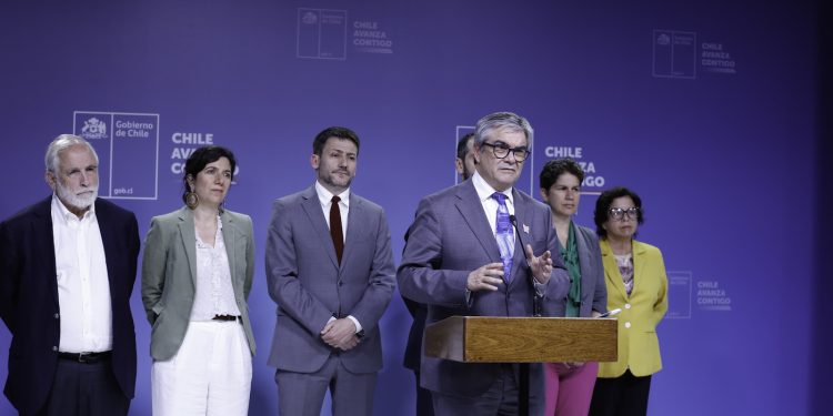 Gabinete Pro Crecimiento y Empleo revisa metas de cara al 2025 y pone foco en seis industrias con potencial desarrollo y ventajas comparativas para Chile