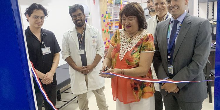 Hospital de Arica y SENADIS inauguraron sala de neurorehabilitación para personas con discapacidad