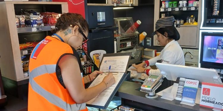 Dirección del Trabajo sancionó infracciones que afectaron a 156 trabajadores durante feriados del comercio en fin de año / 27 son de Tarapacá