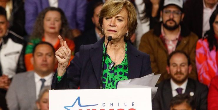 RN proclamó oficialmente a Evelyn Matthei como su candidata presidencial