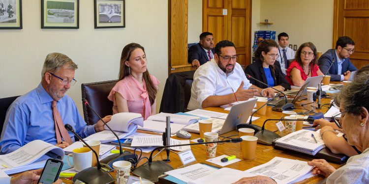 Comisión de Educación del Senado aprueba tres proyectos del Mineduc: Deuda histórica, educación pública y modernización parvularia