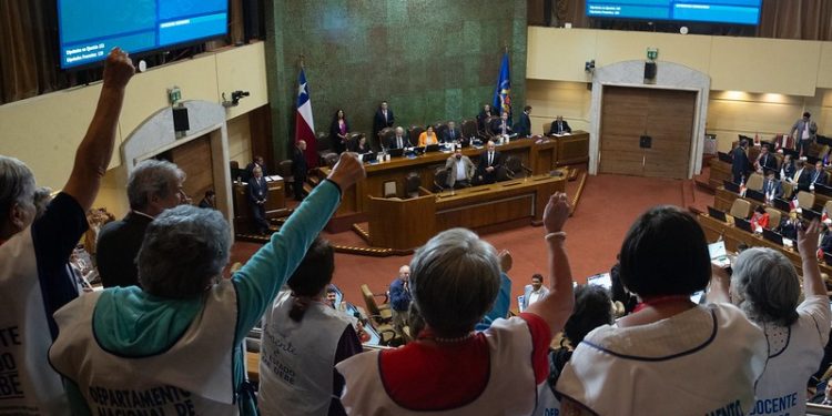 Cámara aprobó proyecto que aborda el pago de la “deuda histórica” del profesorado