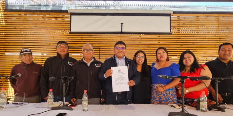 Firman convenio para ejecutar Programa «Crecer en Comunidad» en Bajo Soga