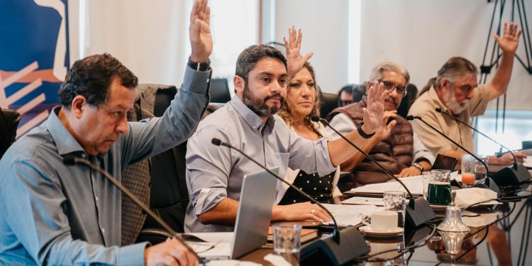 Recursos GORE: MOP contará con nuevas maquinarias para apoyar trabajos en caminos rurales de la región