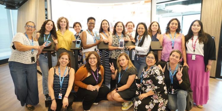 Se consolidan iniciativas que fomentan los liderazgos y emprendimientos femeninos