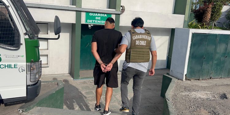 Operativo de Carabineros finaliza con detención de 10 prófugos de la justicia