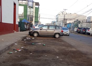 Basura y botellas