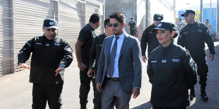 Gendarmería reforzó allanamientos en cárceles de Tarapacá