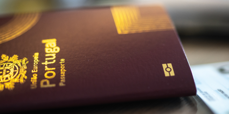 ¿Nuevas metas para 2025? Mira cómo convertirte en nómada digital en Portugal o España