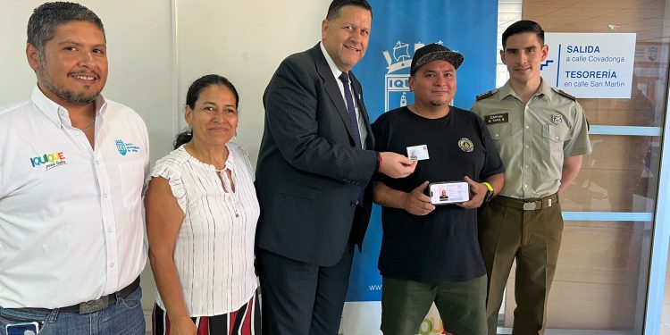 En Iquique se emitió la primera licencia de conducir digital de Tarapacá