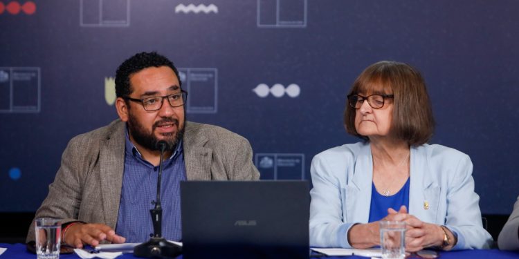 Selección en la educación superior: mujeres aumentan 5,4% y egresados de establecimientos públicos crecen 5,7%