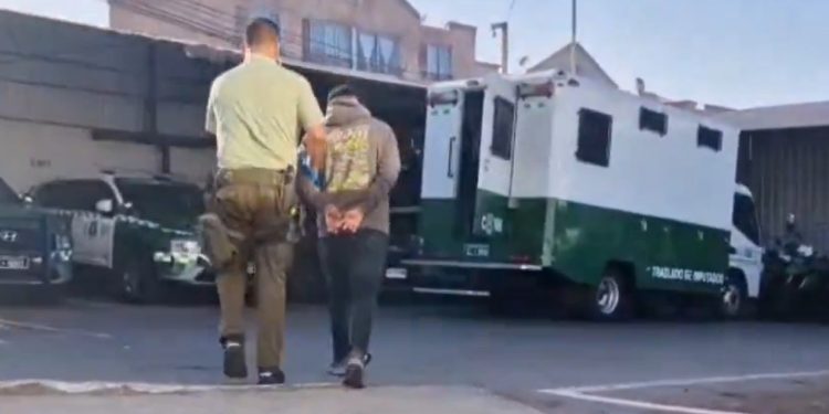 Carabineros detuvo a sujeto que disparó contra domicilio en Los Tamarugos 