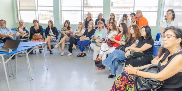 SLEP Iquique capacita a profesionales de colegios y jardines en liderazgo y habilidades socioemocionales