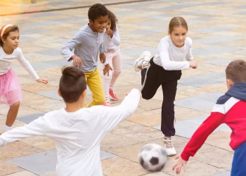 Actividad física en escuelas: Se implementará al inicio de la jornada y en recreos