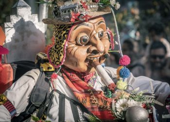 Los ritmos andinos de La Patogallina e Inti Illimani Histórico Trío abrieron los fuegos de Iquique a Mil 2025