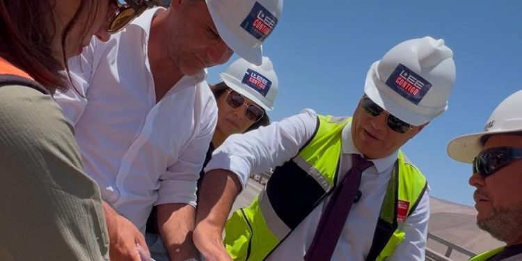 Diputado Lee solicita a Presidente Boric agilizar solución definitiva a la falta de conectividad