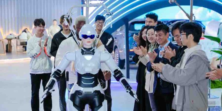 Robots Chery IAmoga integran DeepSeek para revolucionar la interacción con IA