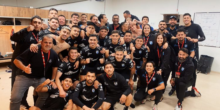 Deportes Iquique da el golpazo en Colombia: elimina a Santa Fe y avanza en Copa Libertadores