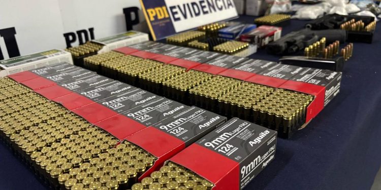 PDI Arica desarticula banda dedicada al tráfico de municiones y drogas: se incautaron más de mil cartuchos 9 mm