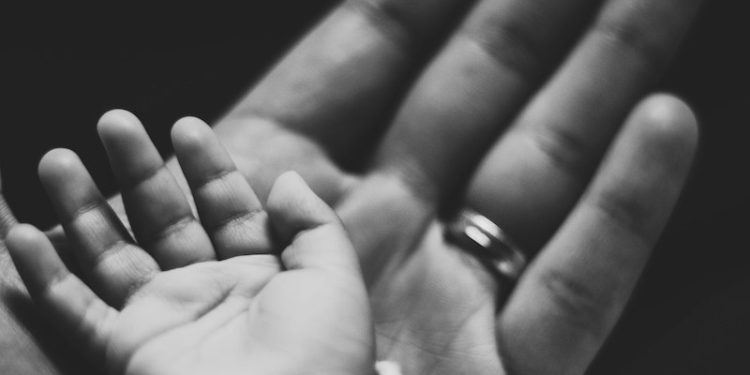 La cultura laboral en Chile impide que los padres usen el postnatal parental