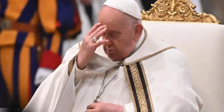 Papa Francisco permanece en estado crítico y agradece muestras de apoyo: “Continúo con confianza mi hospitalización”