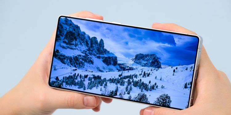 Galaxy S25 Ultra: Un diseño sorprendente se combina con el potente rendimiento de la inteligencia artificial