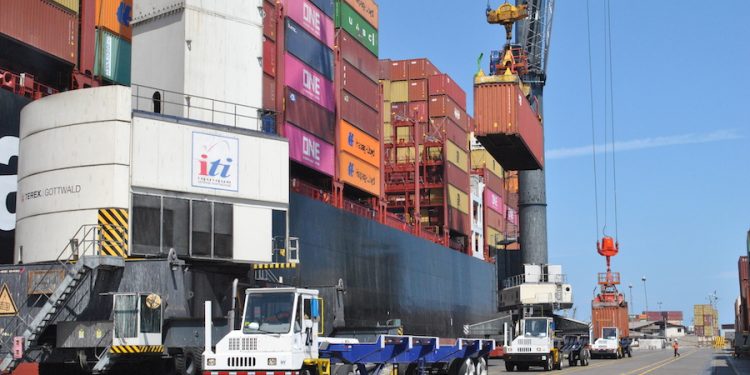 ITI reduce en 50% tiempos de permanencia de camiones en el Puerto para cargas bolivianas