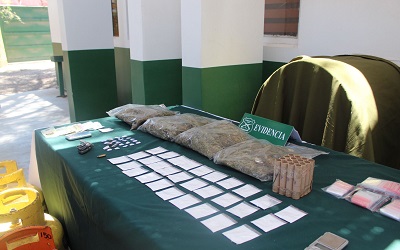 Fiscalía obtuvo prisión preventiva de dos imputados detenidos con drogas y arma en operativo en La Tirana