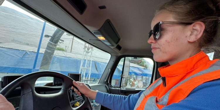 Andrea Travieso: Operador De Equipos y Maquinaria Pesada: “Las mujeres no tenemos límites, podemos ejercer distintos trabajos”