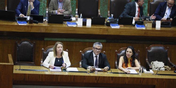 Sala de la Cámara aprueba proyecto de simplificación regulatoria y promoción económica y lo despacha al Senado