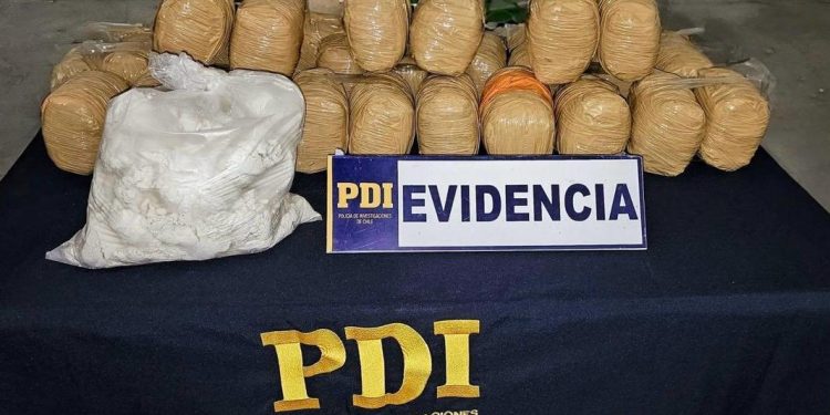 PDI detuvo a tres imputados por tráfico de drogas: Se incautaron casi 20 kilos entre cannabis sativa y cocaína base