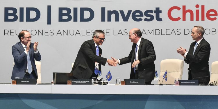 Culminó con éxito la Reunión Anual del BID en Chile con amplia participación de delegaciones de 59 países y once acuerdos firmados