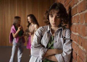“Adolescencia”: Una Miniserie que Aborda la Salud Mental Juvenil en la Era Contemporánea