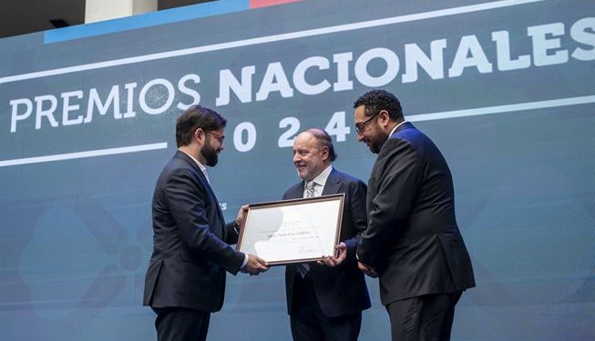 Exacadémico de la Universidad Arturo Prat Premio Nacional de Historia 2024