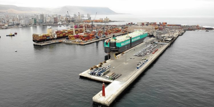 Puerto de Iquique mantiene crecimiento con un aumento del 21% en transferencia de carga en febrero