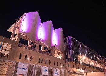 Iquique se ilumina de púrpura en apoyo al Día Mundial de la Epilepsia