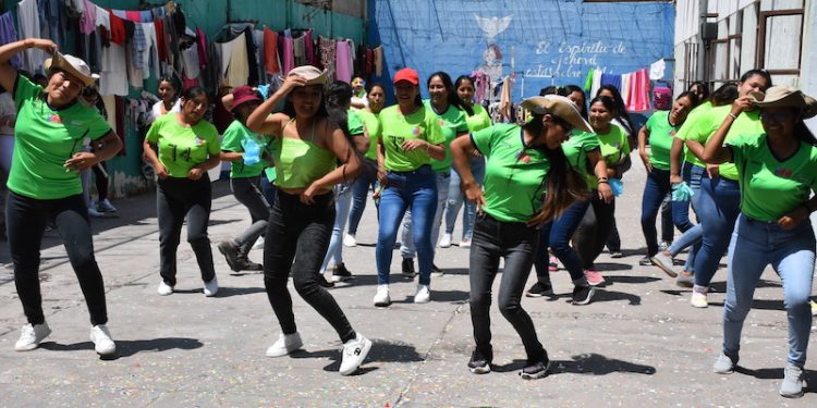 Internas bolivianas del CCP tuvieron cierre de Carnaval