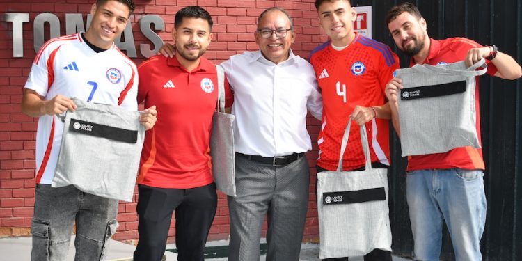 Tomasinos de Tarapacá fueron reconocidos por ser parte del equipo nacional de Fútbol Playa